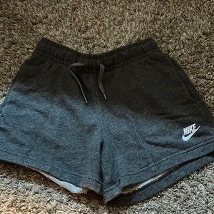 XS NIKE shorts (womens)